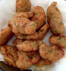 Cucur udang rangupbahan bahan 1 tepung gandum 2 cawan2 tepung beras hampir hampir 1 cawan3 udang saiz sederhana 4 udang kecil5 ikan bilis segenggam6 bawang merah dimayang nipis 3 ulas7 daun kucai8 serbuk kunyit9 garam10 air 11 minyak masak. Resepi Cucur Ikan Bilis Telur Pawtaste Com