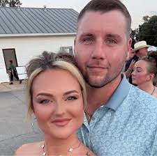 How to make a tee time at Lakeland?