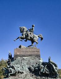 Amedeo morì senza figli maschi (aveva avuto due femmine) e il titolo ducale passò al fratello minore aimone, il quale, il 1º luglio 1939 in santa maria del fiore , a firenze , sposò la. Monumento Ad Amedeo Di Savoia Duca D Aosta Museotorino