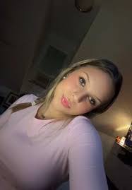 Elizabeth Scurlock's Instagram, Twitter & Facebook