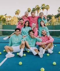 See more ideas about vlog squad, david dobrik, liza koshy. Who Is In David Dobrik S Vlog Squad David Dobrik S Friends