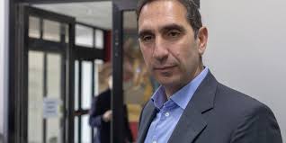 Με μεταπτυχιακό στην εθνική σχολή δημόσιας υγείας και διδάκτωρ της ιατρικής σχολής του πανεπιστημίου αθηνών. Paraith8hke O Ypoyrgos Ygeias Ths Kyproy Kwnstantinoy Iwannoy Omologw Oti Oi Pieseis Htan Arketes Synentey3h Odysseia Gr