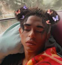 Mi mamá: *donde estará este cabron* Yo el 25 y 1 bien amanecído en una  cuneta