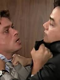 Olavo fica encurralado após Daniel matar charada sobre golpe