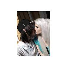Emo Wallpapers Of Emo Boys And Girls Cute Emo Couples Emo Wallpaper Emo Couples