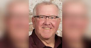 Linda Sauer's Instagram, Twitter & Facebook