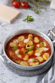 Gnocchis Maison A La Sauce Tomate Recette Recette De Pates Facile Gnocchis Sauce Tomate