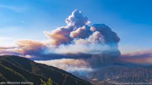 Amazing timelapse shows pyrocumulus cloud over Rey Fire - ABC7 New York