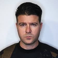 Kelly Oberg's Instagram, Twitter & Facebook