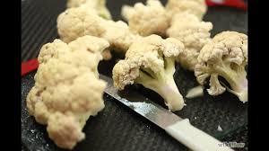 Ahora toca cocer al vapor la coliflor para que esté ligeramente cocinada cuando la vayamos a meter al horno. Como Cocinar Coliflor Al Vapor Youtube