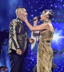 Maluma shared the love during the dear class of 2020 ceremony on sunday (june 7). Jennifer Lopez Maluma Star In Steamy Mini Movie Pa Ti Lonely