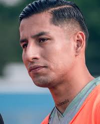 Corría el año de 1974, un 14 de julio, al medio día…, el televisor se  encendió y empezó a transmitir desde la cancha del Monumental Estadio  Azteca…, el resto es historia, una