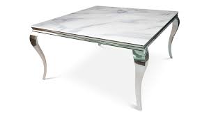 La salle à manger est le lieu idéal pour vos repas d'affaires, vos dîners entre amis ou encore vos s. Table Carree Avec Plateau En Verre Et Pieds En Inox Chrome Betty Mobilier Moss