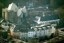 50 jahre mariendom in neviges beten im beton. Bischof Overbeck Feiert An Christi Himmelfahrt Messe In Neviges