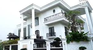 Artis yang memiliki rumah paling mewah. Deretan Selebriti Yang Memiliki Rumah Mewah Kumparan Com