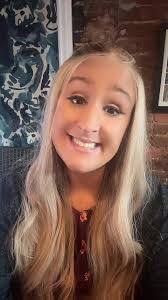 Amy Denny's Instagram, Twitter & Facebook