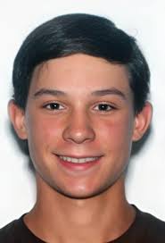 URGENT PRAYERS!!!!****** 🚨 “Mom, I'm shot… 4 men… white van.” 🚨 That was  the last message 17-year-old Caden Speight sent his mom. Moments later —  his phone was found snapped in half.