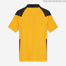 With big name kit suppliers arriving on new deals at clubs, there will be some very different looks for next season and beyond. Nike Kaizer Chiefs 20 21 Home Away Kits Revealed New Pictures Footy Headlines