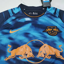 Mit diesem jersey gehen die roten bullen in die saison 2020/21. Shop 2020 21 Rb Leipzig Blue Third Soccer Jersey Cheap Soccer Jerseys For Sale Gogoalshop