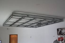 Un Tutoriel Zonetravaux Dedie A La Creation D Un Faux Plafond Qui Integre Des Spots Et Un Ruban A Led Faux Plafond Plafond Faux Plafond Cuisine