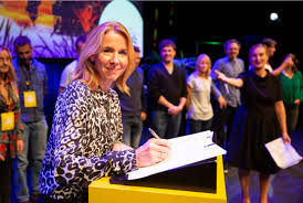 As a member of democrats 66 (d66) she has been an mp since 17 june. Stientje Van Veldhoven Lanceert Green Deal Circular Festivals Op Ade Green Duurzaam Ondernemen
