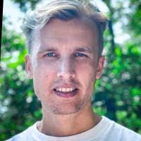 Kristin Weiland's Instagram, Twitter & Facebook