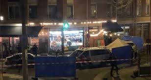 Een van deze verdachten raakte gewond bij de schietpartij, maar bleef buiten levensgevaar, zo meldt at5. Dode 29 En Gewonde 35 Bij Schietpartij In A Dam West Video Crimesite