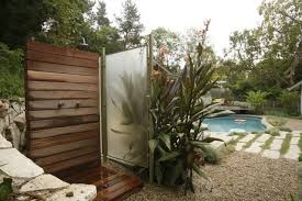 Gartendusche Bauen 70 Inspirierende Gestaltungsideen Fur Aussendusche In 2020 Gartendusche Aussendusche Moderne Terrassen