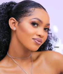 ENTERTAINMENTMOMENT #HILLSDAYBENDER Name it and we play it #FREAKYFRIDAY