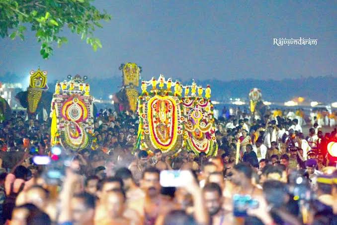 As the Arattu procession of Sree Padmanabhaswamy Temple made its sacred journey across our runway, it carried with it a deep connection to Kerala's heritage and devotion. At #ThiruvananthapuramAirpor