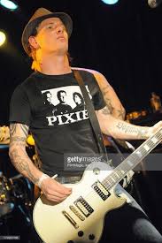 Corey taylors neck is famously huge. Coreytaylorworld Slipknot Corey Taylor Corey Taylor Hayley Williams