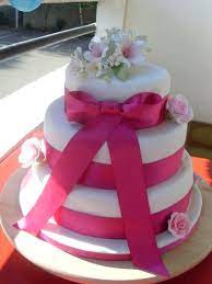 Check spelling or type a new query. Samedi 2 Juillet Wedding Cake Pour 70 Personnes Julia S Wedding Cakes Www Juliasweddingcakes Com