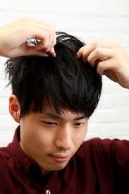 男のワックスの正しい付け方を初心者向けに解説 メンズ ヘアスタイル ヘアスタイル メンズ 40代 ヘアスタイル