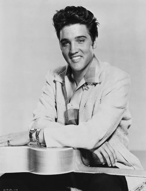 Những bức ảnh 'độc' và lạ của Elvis Presley