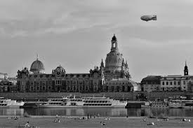 Kostenlose lieferung für viele artikel! Zeppelin Uber Dresden Foto Bild City World Dokumentation Bilder Auf Fotocommunity