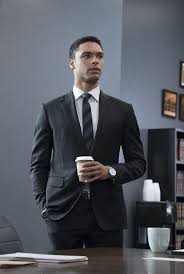 The actor, 31, has always been destined for stardom and as a. Bild Zu Rege Jean Page Bild Rege Jean Page Filmstarts De