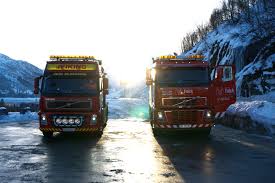 Thord has his work cut out unravelling roads thrown into chaos by a driver who's abandoned his stuck truck and gone missing. Ice Road Rescue Extremrettung In Norwegen Staffel 3 Episodenguide Fernsehserien De