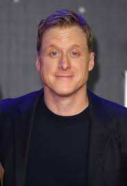  актёр, сценарист, режиссёр, продюсер . Alan Tudyk As K 2so The Full Cast Of Rogue One A Star Wars Story Popsugar Entertainment Photo 9