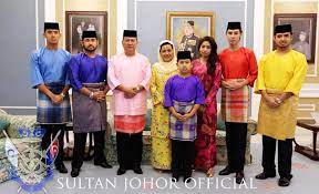 Baju melayu teluk belanga is more popular in south of malaysia. Barulahjohor Hashtag On Twitter