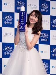 雪肌精 30周年記念 新cmに新垣結衣を起用 フラワーガールドレス 女性有名人 新垣結衣 ファッション