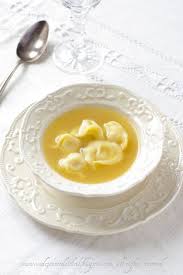 Cappelletti In Brodo Un Dejeuner De Soleil Ravioli Recette Pate Italienne Recettes De Cuisine