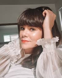 Amber Peebles's Instagram, Twitter & Facebook