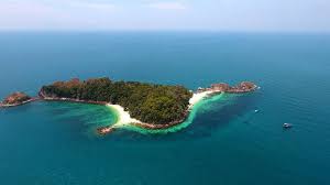 Selain daripada pengangkutan laut, anda juga boleh menggunakan pengangkutan udara ke pulau ini daripada lapangan terbang sultan abdul aziz shah di kuala lumpur dan juga lapangan terbang antarabangsa changi di. 11 Pulau Di Johor Yang Menarik Pengembaraan Anda Bermula Di Sini