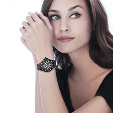 Cette montre femme de la marque pierre lannier, référence 006k938 ne manquera pas de vous séduire. Montre Stay Original Femme Bracelet Ceramique Femme Montres Maty