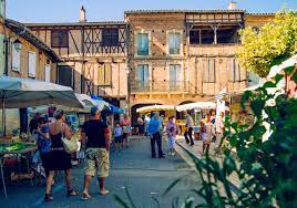 Последние твиты от lisle sur tarn (@lislesurtarn). Lisle Sur Tarn S Square And 13th Century Fountain Tourist Office Bastides Et Vignobles Du Gaillac