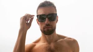 Model Phil Robert — V SHADES