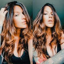 Alison Capra's Instagram, Twitter & Facebook