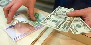 Kursy Valyut Na 17 Avgusta Kurs Dollara 1 9379 Kurs Evro 2 2752 Rossijskij Rubl 3 2687