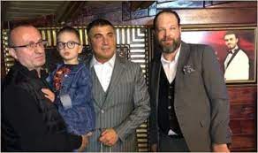 Fatih tezcan, 2003 senesin'de güzin hanım'la evlendi. Fatih Tezcan Sedat Peker Yayinlamadan Kendisi Yayinladi