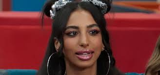 Lulù Selassiè "Colleziono foto hot degli ex fidanzati su iPhone"/ Nuovo  segreto choc della principessa